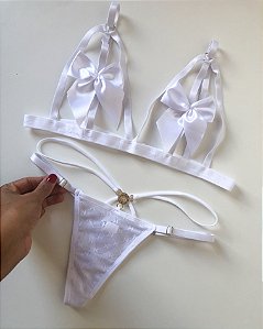 Conjunto de lingere laço, em renda Livia sem bojo sem aro de sustentação, sutiã com alças reguláveis