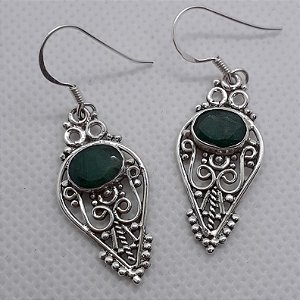 Brincos em Prata 925 com Esmeralda Indiana