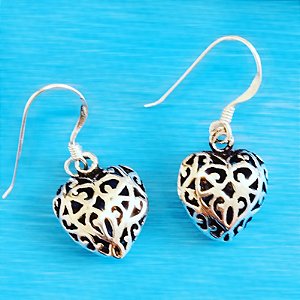 Brincos em Prata 925 Trabalhada em formato de coração