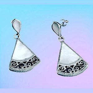 Brincos em Prata 925 Trabalhada com Madrepérolas