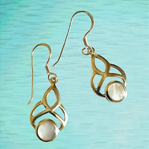 Brinco em Prata 925 e Círculo em Madrepérola