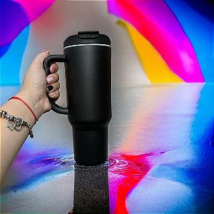 Copo Quencher Térmico com Canudo Extensor 1200 ML com Bico para beber e Tampa com Ímão e Rosca