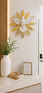 Escultura Decorativa Pomba com Raios Dourados 23x 6 m