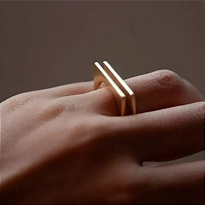 Anel Isys Quadrado Dourado