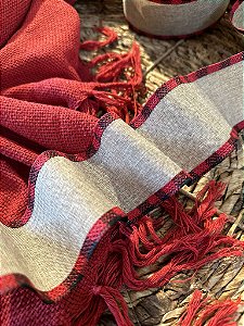 Fita natural com xadrez vermelho e preto