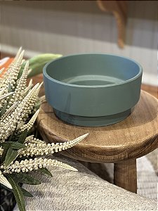 Cachepot verde em  cimento