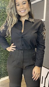 Camisa bordada Preto