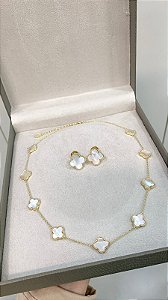 COLAR MADREPÉROLA TREVO BANHADO À OURO