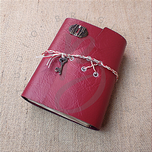 Livro Medieval "Lock Heart"