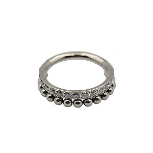 Segmento Cravejado CZ e Esferas | Titânio | Piercing de Orelha