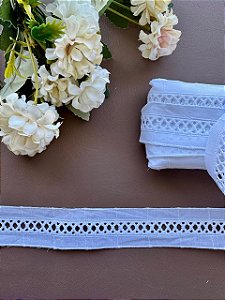 Bordado Entremeio Ref: BA053 - 13,7 Metros (Branco)