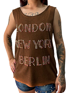 Regata Estonada com Strass – Escrito: London, New York, Berlin