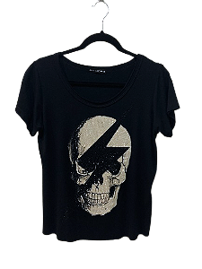 Blusa Feminina Caveira com Raio e Pedrarias.