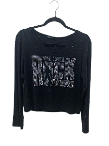 Cropped Manga Longa “We Will Rock You” com Pedrarias.