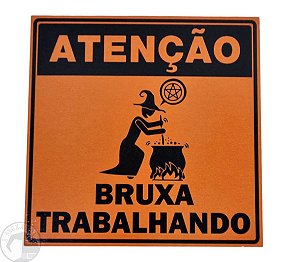 Placa em MDF Bruxa Trabalhando