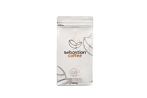 Sebastian Coffee em Grãos 500g Catuaí Amarelo Microlote - Torra Média, Notas de  Frutas brancas, caramelo, castanhas, finalização suave.
