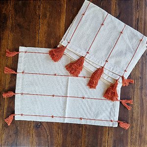 Lugar Americano Cru com Listras E Pompons