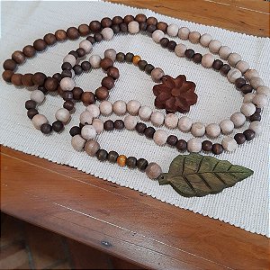 Colar De Mesa Decorativo Em Madeira G