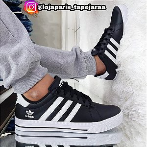 Tênis Adidas