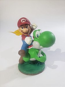 Estátua super mario world com yoshi