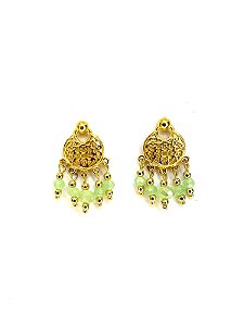 Brinco dourado com cristais verde claro e bolinha abs