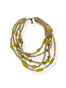 Colar 5v. de resinas bege, mostarda e marrom