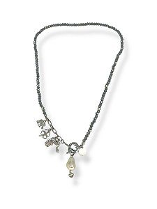 Colar 1v. de cristais cinza, ping. dourados e pérola barroca abs