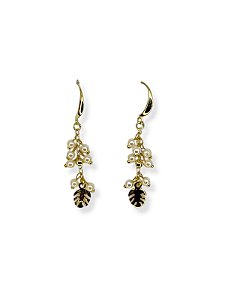 Brinco anzol dourado com perolinhas e ping. folha