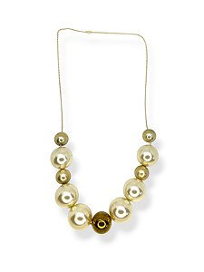 Colar 1v. de corr. dourada com bolas abs e pérolas grandes