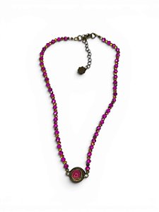 Colar 1v. curto de cristais pink e dourados com ping. o. velho