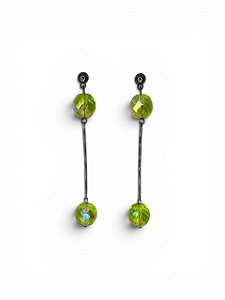 Brinco grafite com cristal verde limão