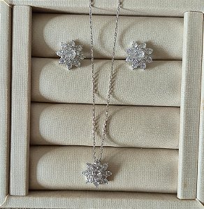 Conjunto Flower Shine