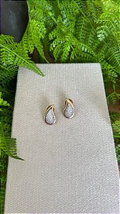 Brinco Vírgula Cravejado