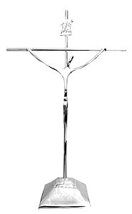 Crucifixo com Base para Mesas e Balcões tamanho 23 cm Cor Prata R 11