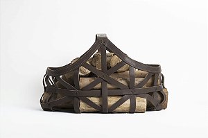 CESTO VAZADO EM COURO