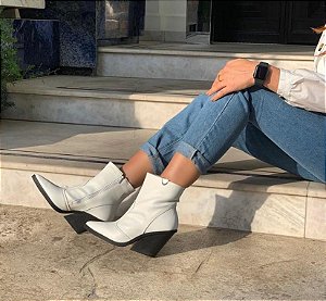 Bota Ankle Boot Off Texana Suzani Bissoli