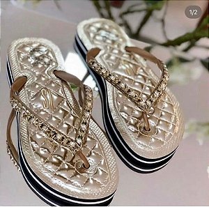 Chinelo Flip Flop Matelassê Dourado Santa Lolla