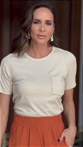 Maria Flor - T-Shirt Bordado Nude