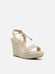 Arezzo - Sandália Plataforma Off White Bordada