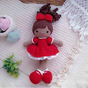 Boneca Mari de Crochê Vermelha Colecionável