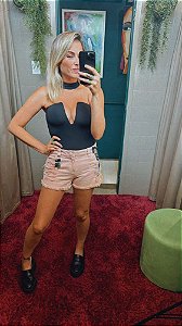 Short Jeans Rosa Destoyed Tigresse Com Bordado De Borboleta