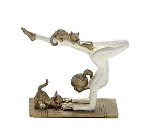 Escultura Mulher Yoga Com Gato - Mabruk