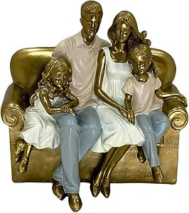 Escultura de Família Decorativa no Sófa