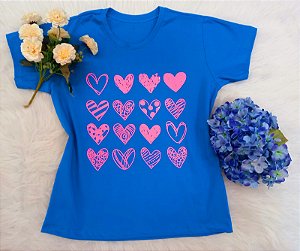 CAMISETA CORAÇOEZINHOS AZUL TURQUESA