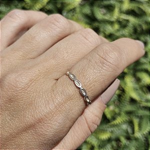 ANEL PRATA COM DETALHES