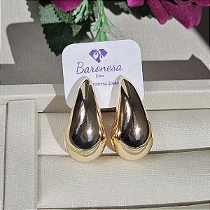 BRINCO DOURADO FORMATO DE GOTA ABALOADO -MÉDIO