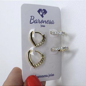 DUPLA DE ARGOLAS DOURADAS FORMATO CORAÇÃO CRAVEJADAS COM ZIRCÔNIAS BRANCAS