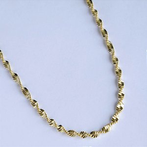 CHOCKER DOURADA TORCIDA  45CM