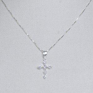 COLAR DE PRATA COM PINGENTE DE CRUCIFIXO EM PEDRAS DE ZIRCÔNIAS