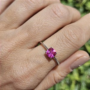 ANEL EM RÓDIO BRANCO COM PEDRA QUADRADA ROSA